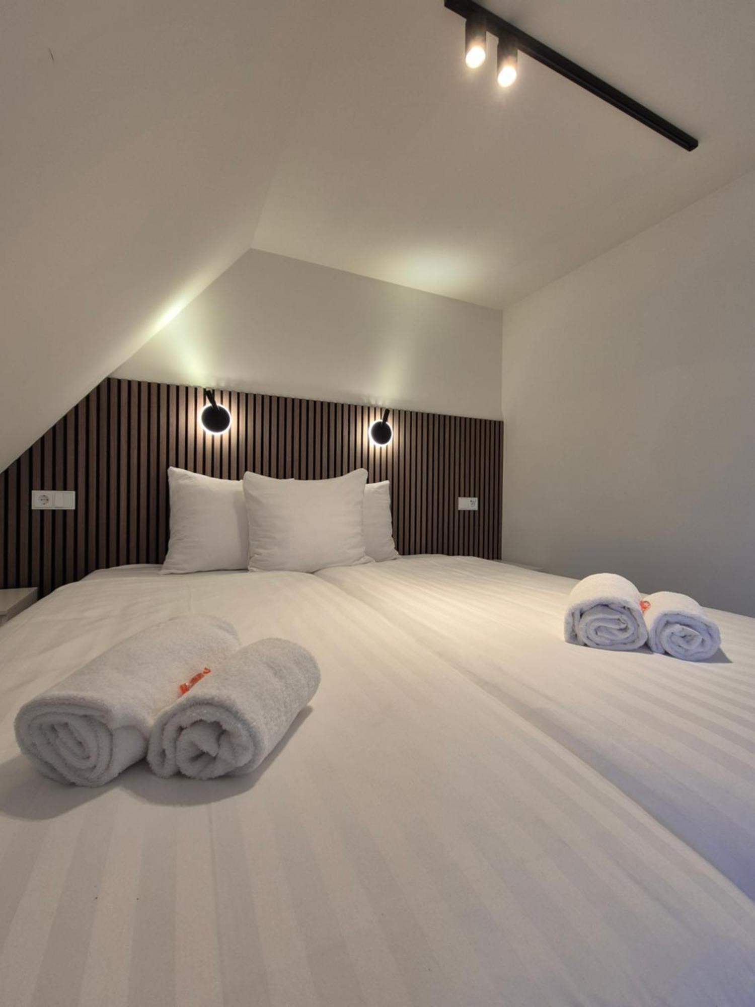 Hotel Den Burg - Digital Access 外观 照片